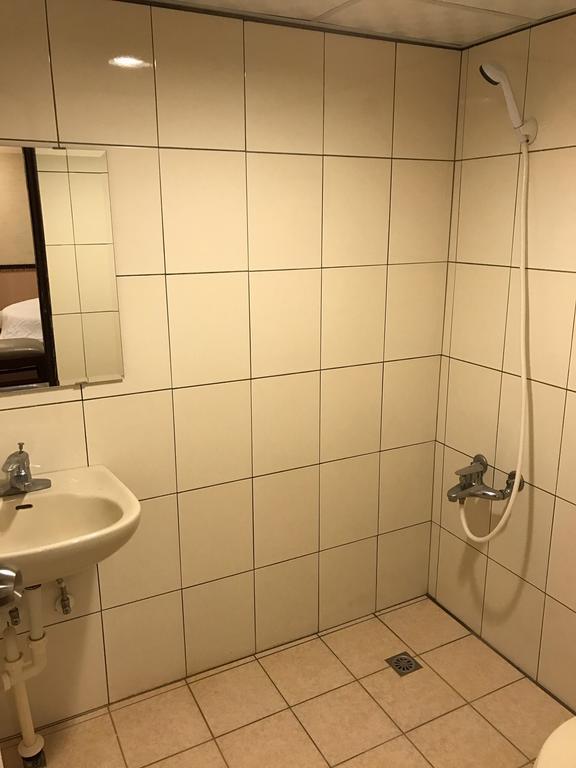 Fly Inn Тайбэй Экстерьер фото
